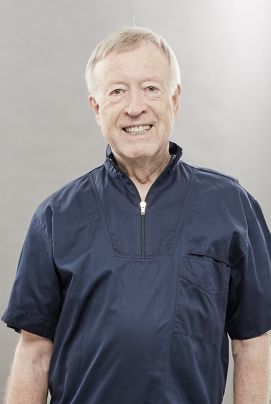 DR. HARTMUT HENNIES